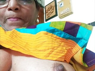 Desi old aunty showing boobs