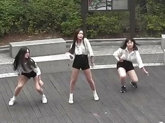 Korean prostitute dancing (12 o'clock Chung-ha)