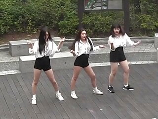 Korean prostitute dancing (snapping Chung-ha) 