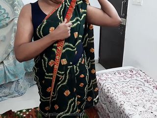 Desi Sexy Hot Cute Indian Bhabhi Wearing Dark Green Saree